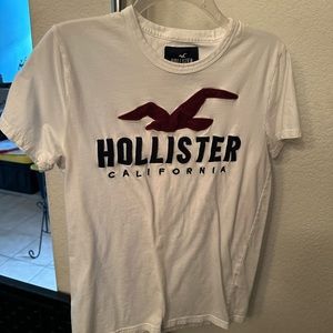 Women’s Hollister tee